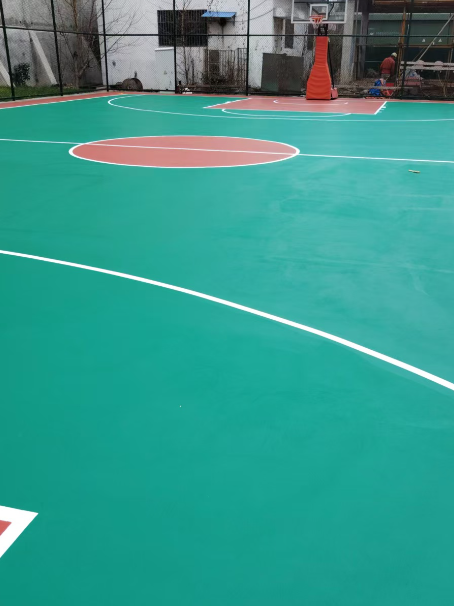 红河 球场长期使用易出现地面开裂